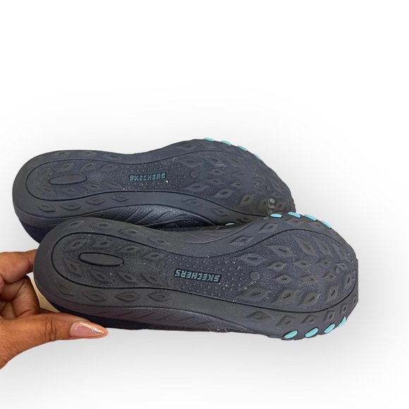Sketchers relax, fit memory foam slip on athletic shoes size 9. - Picture 6 of 7